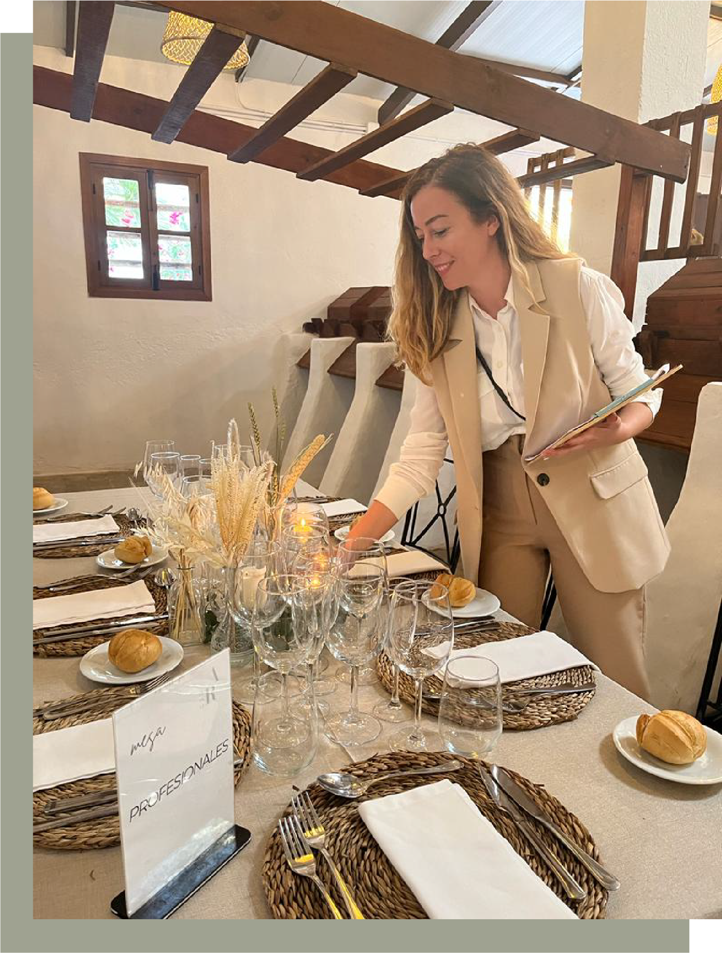 ana_llobragat_wedding_planner_trece_petunias.ai